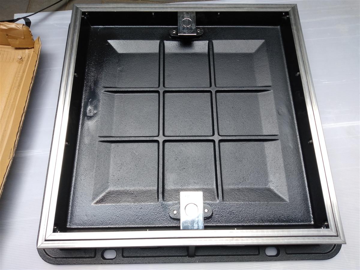 交換用の新しい床点検口
